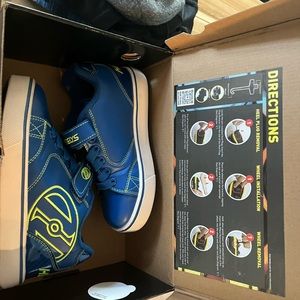 Heelys VOPEL X2 Youth Boy's Size 1 Shoes Blue and yellow Wheeled Skater Sneaker